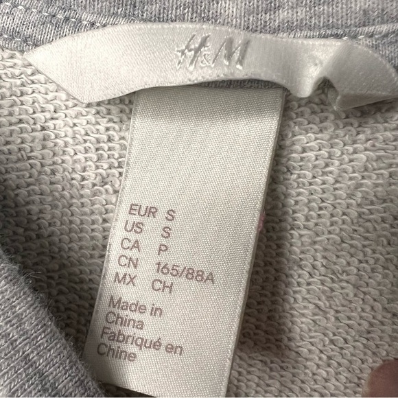 Women’s Gray Crew Neck Sweatshirt Embellished Cherry Appliqué Rhinestone Size Sm - Picture 5 of 9